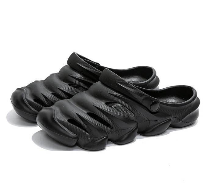 Mens New Casual Super Comfortable Soft Hollow-out Clogs Breathable Non-Slip Outdoor Half Shoes Sandals
